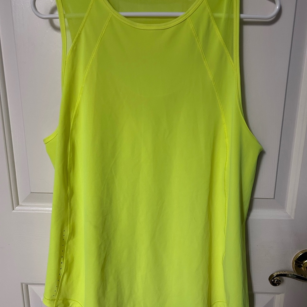 Lululemon women’s  Neon Yellow Sleeveless Top